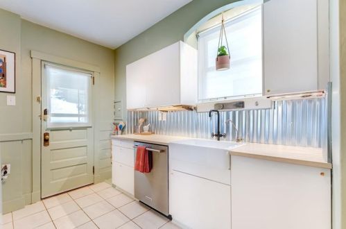 1311 Bellaire Pl, Pittsburgh PA 15226-1829 exterior