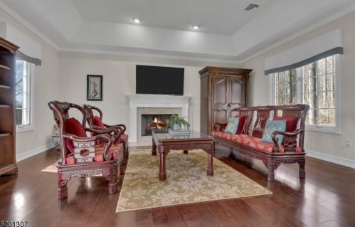 7 Chilton Rd, Chester NJ  07930-3107 exterior