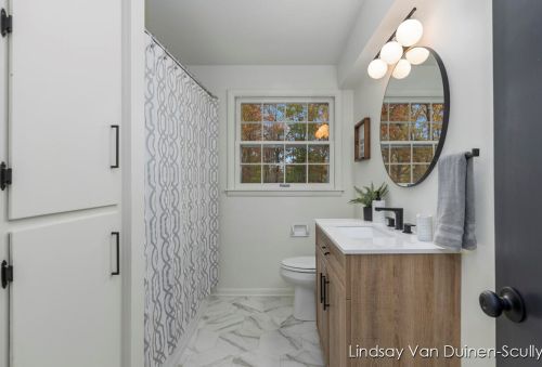 2246 Holliday Dr, Wyoming MI  49519-4238 exterior