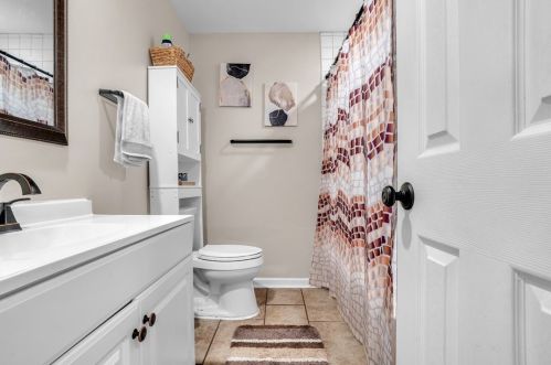 5225 Lotus Way, Pittsburgh PA  15201-2441 exterior