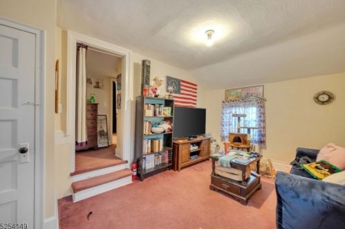 196 Belvidere Ave, Washington NJ 07882-1028 exterior