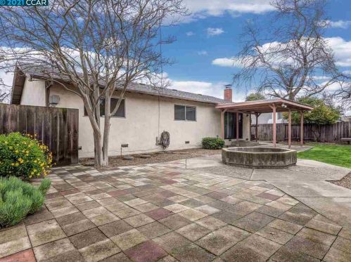 4824 Cherokee Dr, Concord CA 94521-2119 exterior