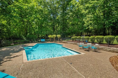 13592 Royal Glen Dr, Saint Louis MO 63131-1029 exterior