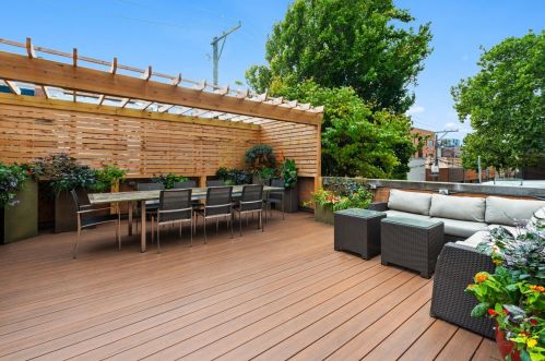 1025 Lill Ave, Chicago IL 60614-2107 exterior