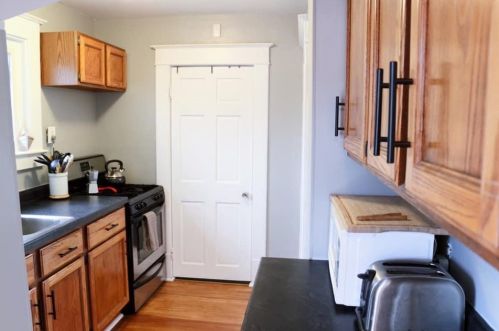 1019 Fulton St, Grand Rapids MI 49504-6117 exterior