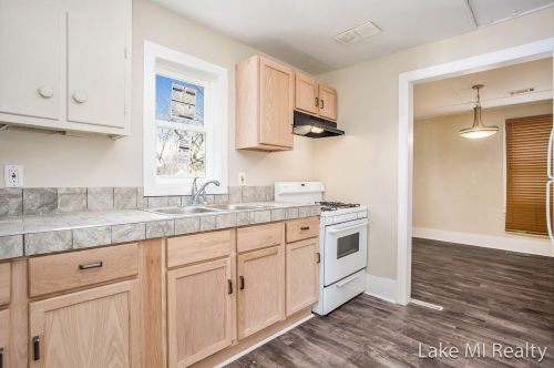 1706 Blandford Ave, Wyoming MI  49519-0012 exterior