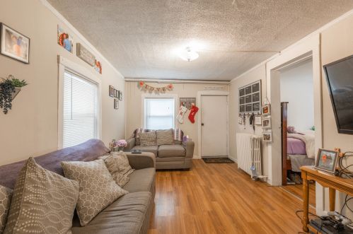 2837 Moody Ave, Chicago IL 60646-5309 exterior