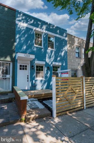 1233 16th St, Washington DC  20002-2501 exterior