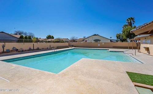 9961 Desert Aire Dr, Tucson AZ 85730-3803 exterior