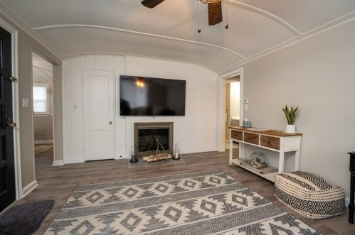 61 Forris St, West Springfield MA 01089-2380 exterior