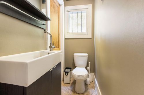 2020 Grand Ave, Kalamazoo MI 49006-4306 exterior