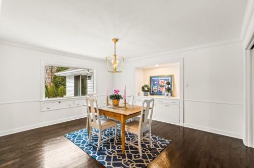 7705 Lake Dr, Milwaukee WI  53217-2910 exterior