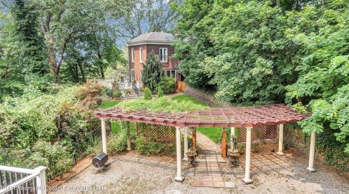 50 Hooper Ave, Atlantic Highlands NJ  07716-1537 exterior