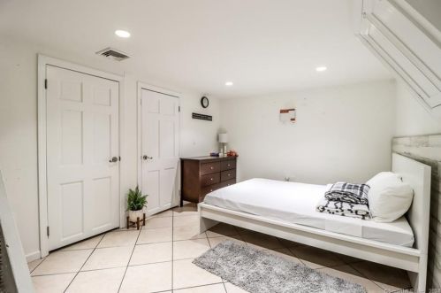 104 Ferris Ave, Norwalk CT 06854-1215 exterior