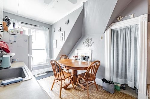 19 Parkwood St, Springfield MA 01108-2609 exterior