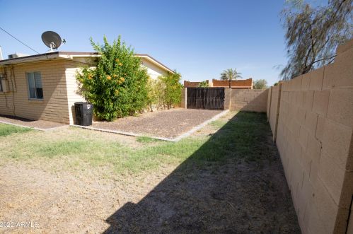 2240 Angela Dr, Phoenix AZ 85032-2351 exterior