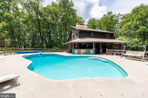 2344 Evergreen Ln, Pottstown PA 19465-8884 exterior