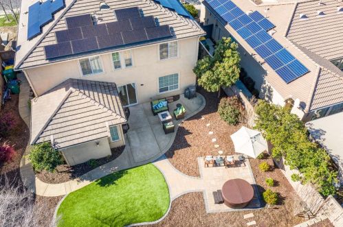 2038 Beckett Dr, Folsom CA 95762-5200 exterior