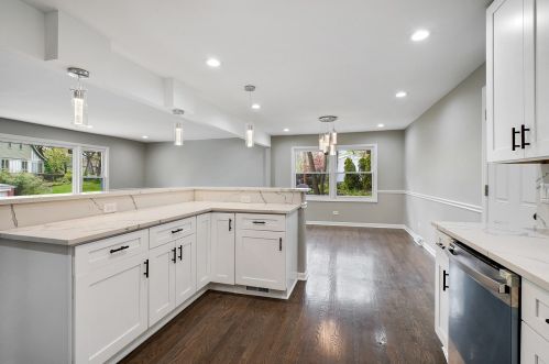 10826 Longwood Dr, Chicago IL  60643-3313 exterior