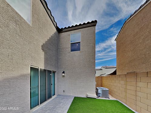 8023 Albeniz Pl, Phoenix AZ  85043 exterior