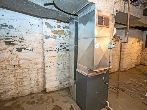 2900 Shadeland Ave, Pittsburgh PA 15212-2557 exterior