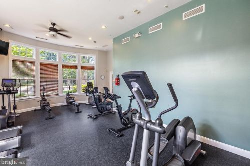 701 Fallsgrove Dr, Rockville MD 20850-8703 exterior