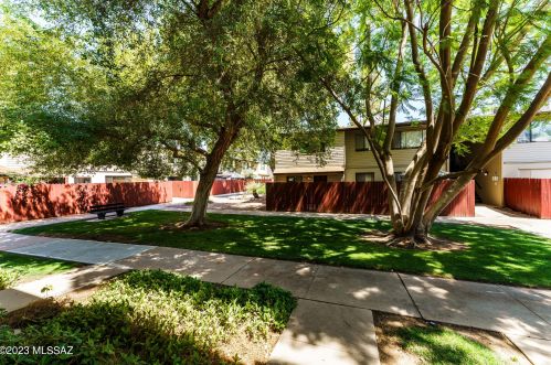 1330 Avenida Polar, Tucson, AZ 85710-5252