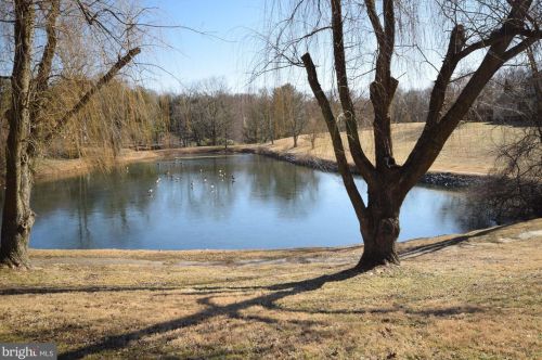 24 Abel Pl, Media PA 19063-5423 exterior