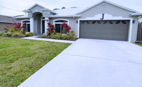 5787 Culebra Ave, Fort Pierce, FL 34986-3662