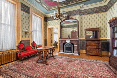 5501 Elgin St, Pittsburgh PA 15206-1432 exterior