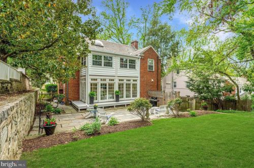 5103 Duvall Dr, Bethesda MD 20816-1871 exterior