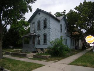 102 Vine St, Milwaukee WI  53212-3930 exterior