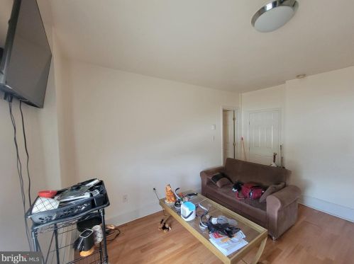 3535 8th St, Philadelphia PA 19140-4418 exterior