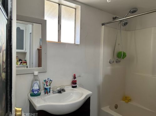 37 Garden Dr, Bakersfield CA 93307-5255 exterior