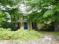 87 Derby St, Newton, MA 02465-1654
