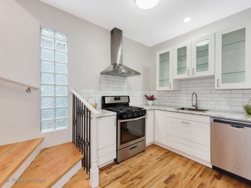 2052 Bingham St, Chicago IL  60647-4032 exterior