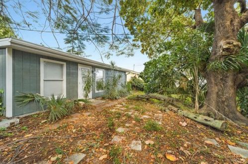 4004 Rose Ave, Naples FL 34112-6776 exterior