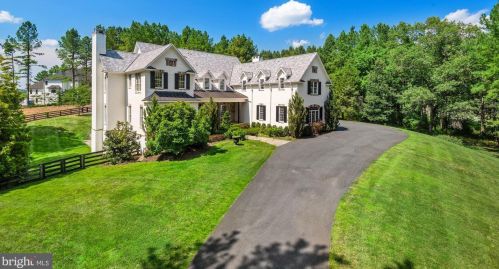 22553 Creighton Farms Dr, Leesburg, VA 20175-6006