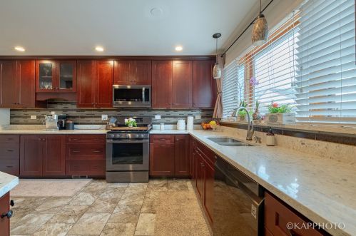 6067 Caldwell Ave, Chicago IL  60646-4835 exterior