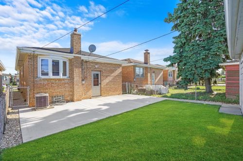 6218 64th St, Chicago IL  60638-5016 exterior