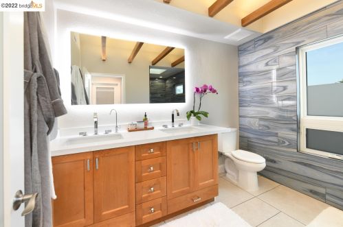 1807 Evalane Way, Concord CA 94519-2356 exterior