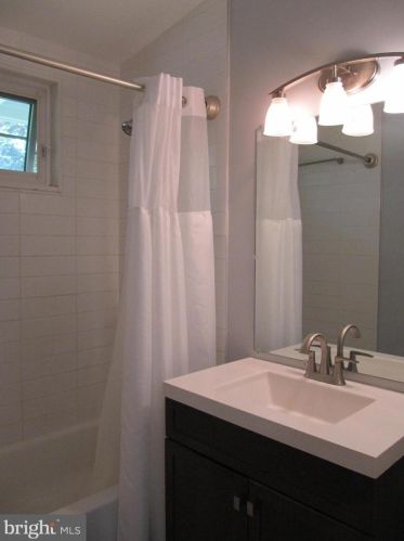 1807 Youngblood St, Mc Lean VA  22101-5244 exterior