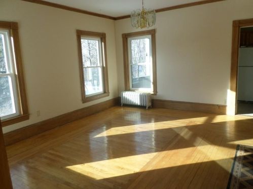 32 Burncoat St, Worcester MA 01605-1814 exterior