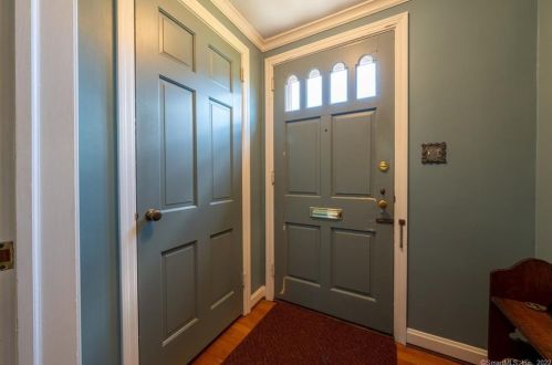 648 Park Rd, Hartford CT 06119-1749 exterior