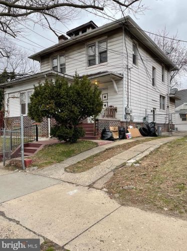 224 27 St, Camden NJ 08105-3927 exterior