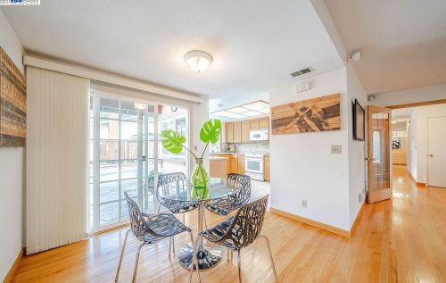 1798 Milburn Dr, Concord CA 94523-2117 exterior