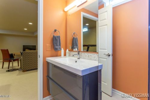 2335 Radcliff Vlg Dr, Grand Rapids MI 49546-5758 exterior