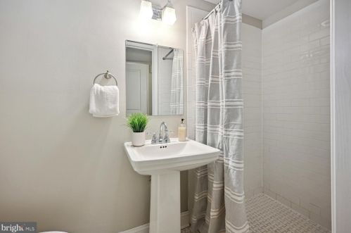 2316 13 Pl, Washington DC 20018-1110 exterior