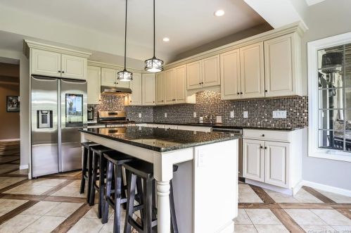 279 North St, Ridgefield CT  06877-2512 exterior