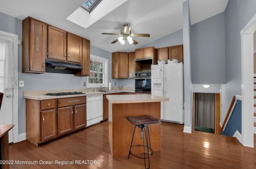 984 Woodlane Rd, Jackson Twp NJ 08527-1556 exterior